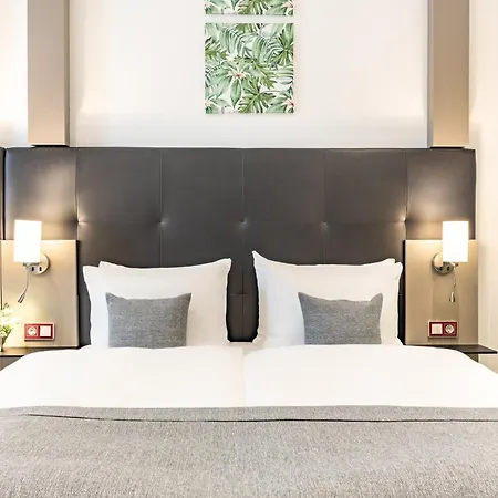 Garner By Ihg Hotel BRE