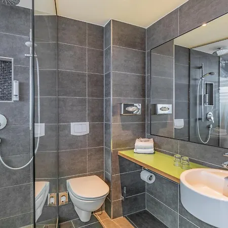 Garner By Ihg 4*