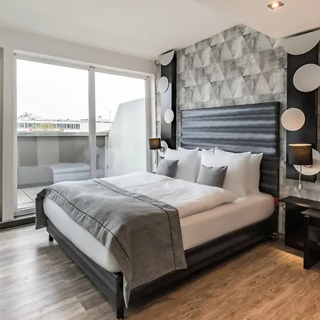 Garner By Ihg Hotel 4*